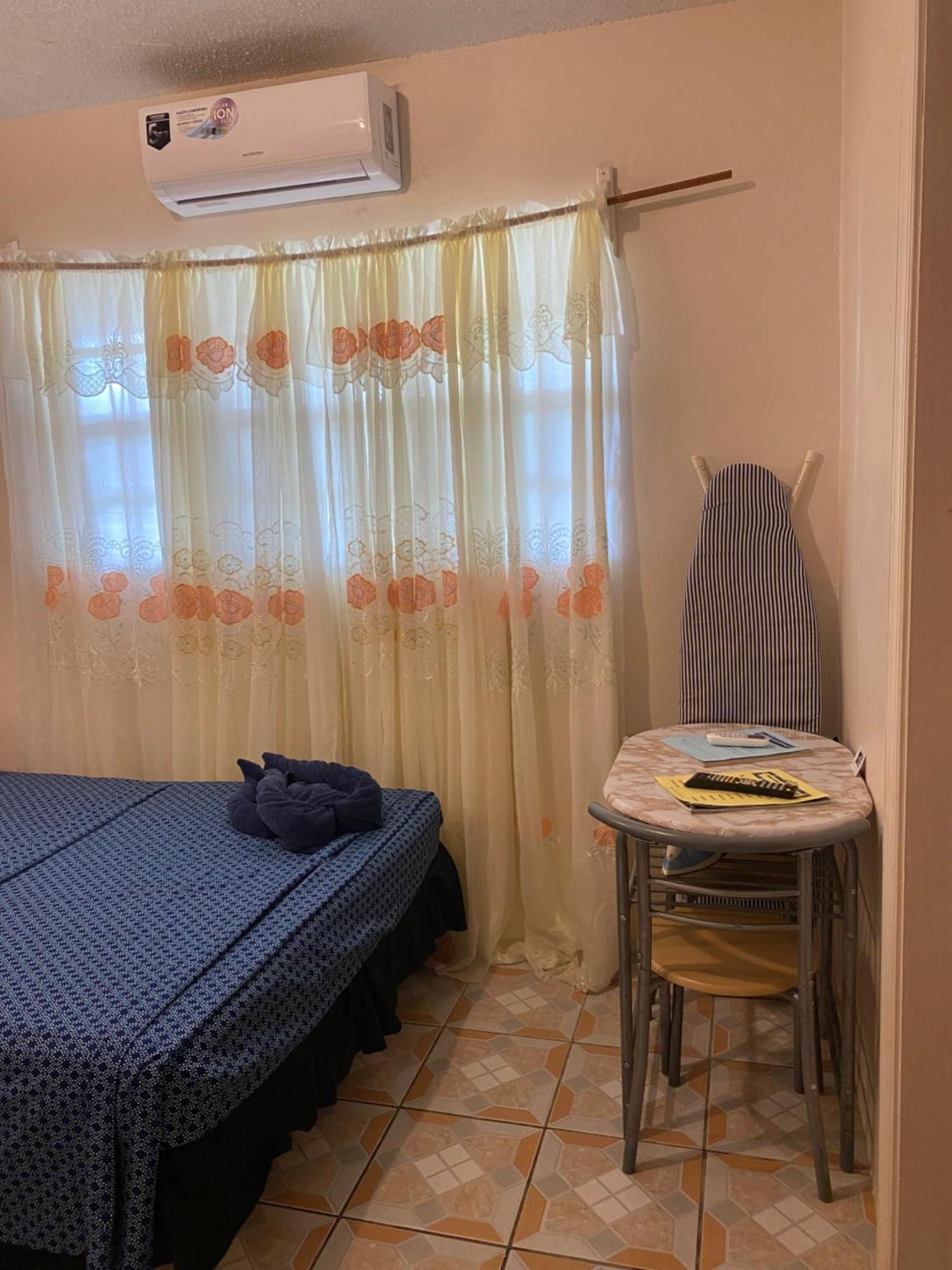 Beverley'S Guest House, Nevis Kültér fotó